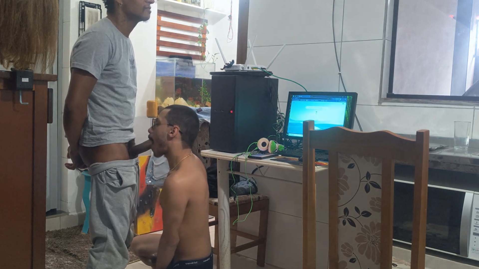 Novinho Adulto Dando Para Técnico Hétero Curioso – Sexo Gay Brasileiro
